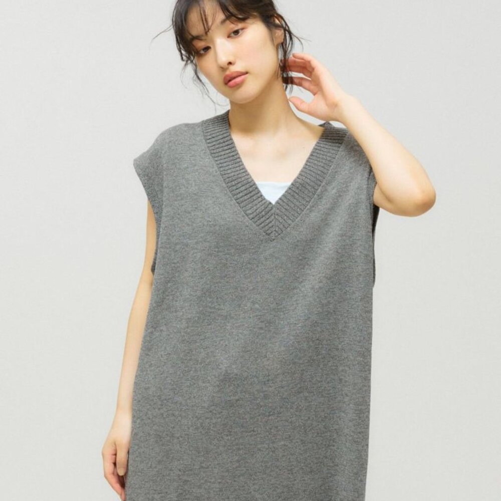V-neck Relaxed Fit Knit Dress